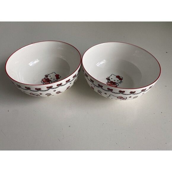 Set Of 2 Sanrio Hello Kitty Ceramic 27 Oz Bowl Christmas Candy Cane Garland NEW - Picture 3 of 13